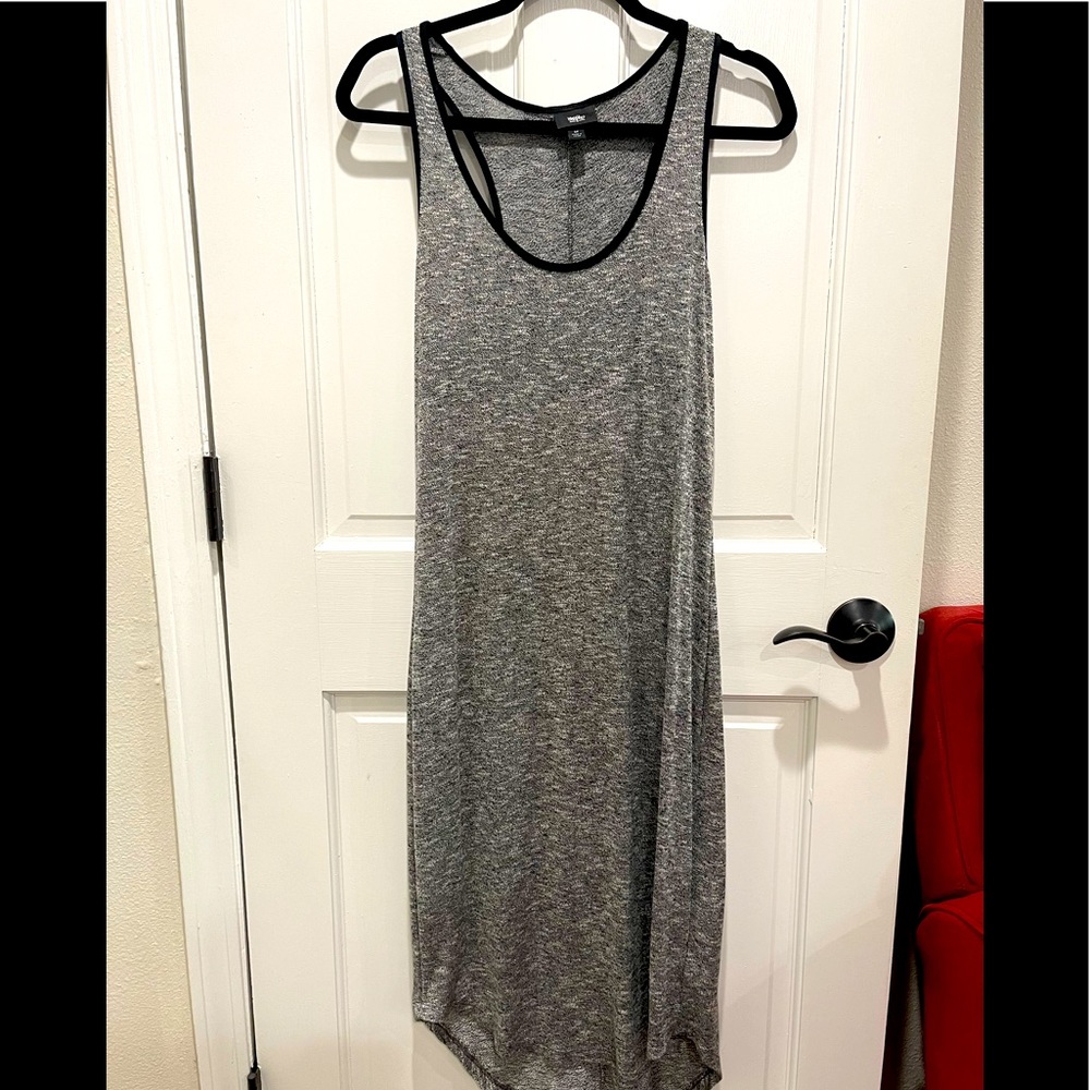 Adorable midi dress!